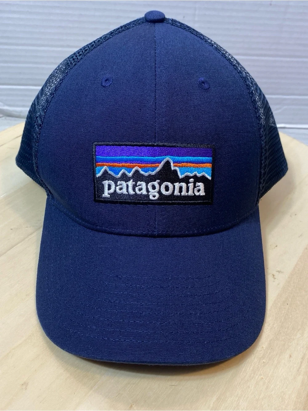 NWT Patagonia P-6 Logo LoPro Trucker Hat New Navy Blue Mesh Snapback Cap 38283⁠